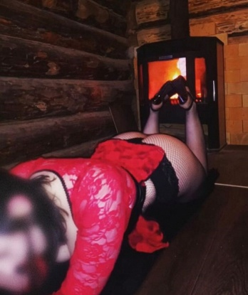 💫
Я обеспечу тебе незабываемые моменты в Москве, где я проживаю. ⭐️
Мои услуги включают горячие эротические игры, массаж, страстный секс и многое другое. 😏
Ищешь развлечение после тяжелого рабочего дня? Хочешь испытать нежность и вкус запретного плода? 👄
Тогда не упусти шанс провести время со мной! 🌹
Мои фото - это гарантия моей привлекательности и женственности. У меня упругая грудь и стройные изгибы, которые только ты сможешь ощутить. 🌺
Мои клиенты остаются довольными и хотят вернуться ко мне вновь и вновь. Не упусти возможность окунуться в море наслаждения со мной! 💦 Олеся